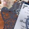 Tarjeta de invitación de boda corazón troquelado